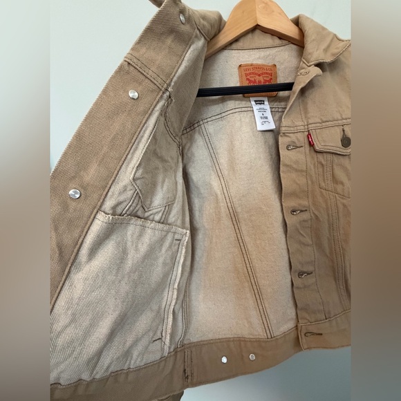 Levi's Tan Trucker Jacket - Classic Jean Jacket, Size Medium (10-12 Years) - Picture 3 of 16